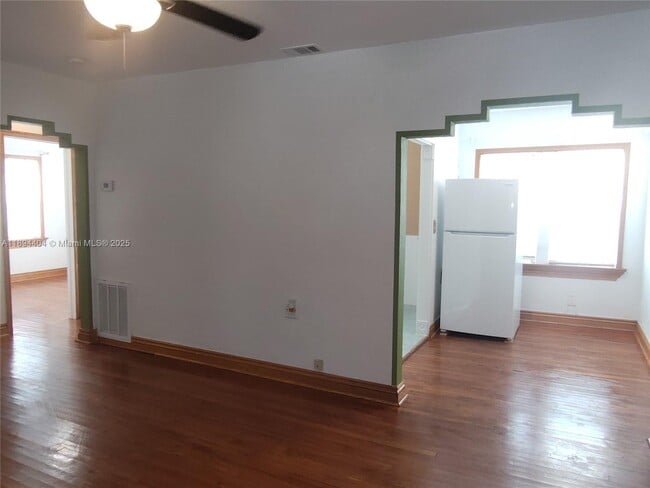 Photo - 310 SW 1st Ave