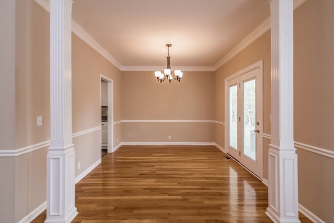 Photo - 2137 Aberdeen Cir