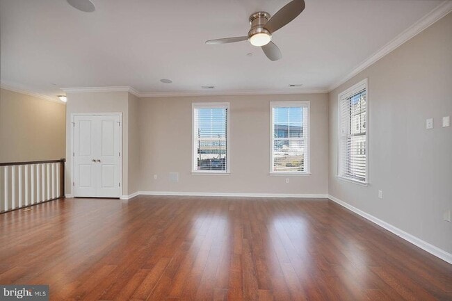 Photo - 412 Woodcrest Dr SE