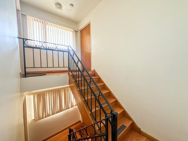 Photo - 3158 W 93rd St Unidad 2C Rental