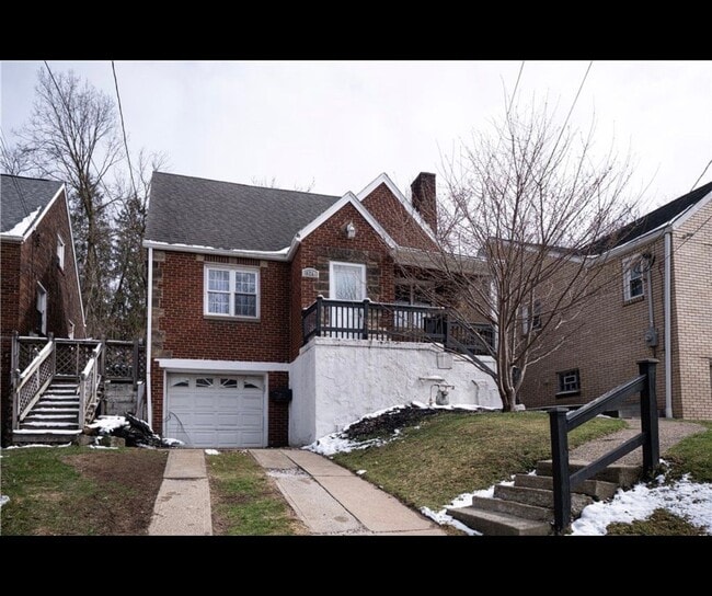Photo - 924 James St