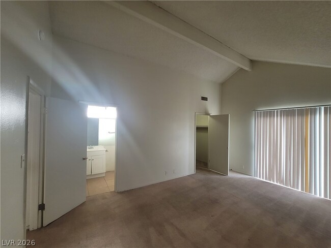 Building Photo - 4760 Woodridge Rd
