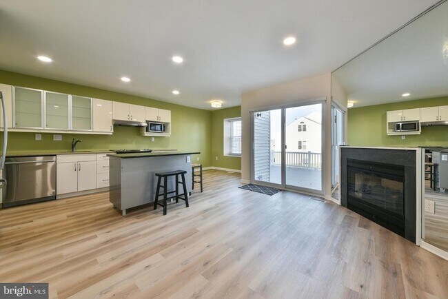 Photo - 702 Spice Bush