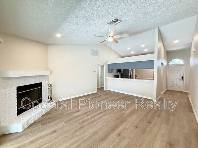 Photo - 8774 Huntfield St