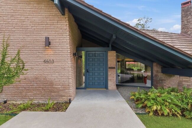 Photo - 4603 Ivanhoe St