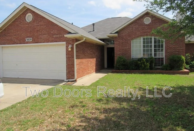 Building Photo - 13820 Oakmond Rd Rental