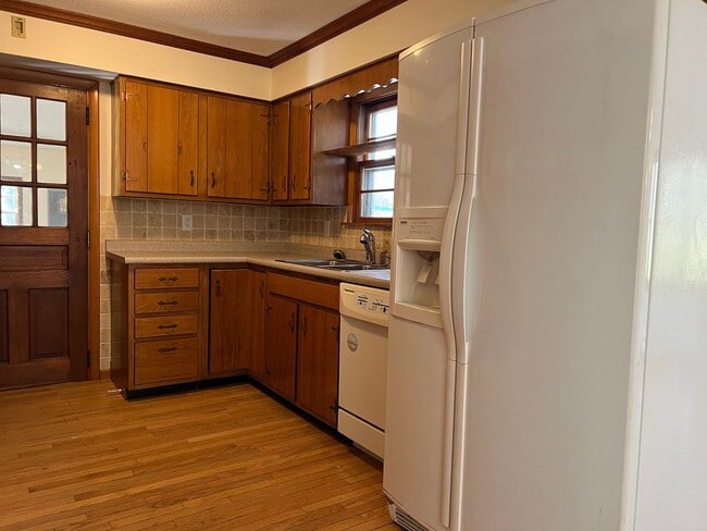 Photo - 3 Bedroom / 1 bathroom single family house
