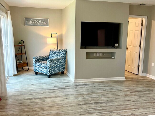 Building Photo - 565 Cove Dr NE Unit ID1246493P Rental