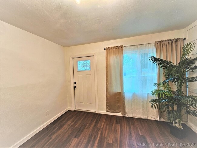 Photo - 261 6th Dr SW