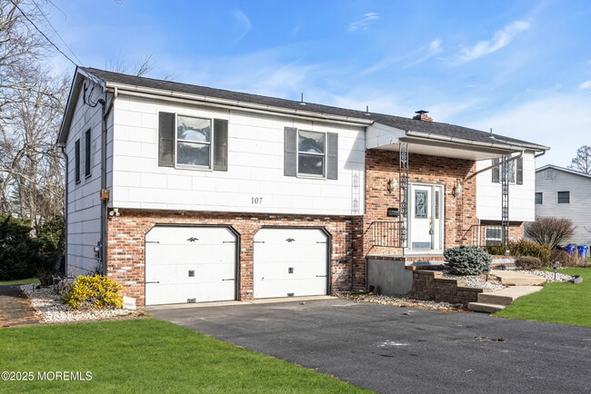 Photo - 107 Old Bridge Dr