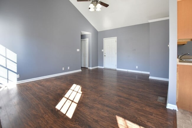 Photo - Pet Friendly Three Bedroom!