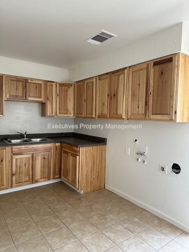 Photo - 1200 Kings Ave