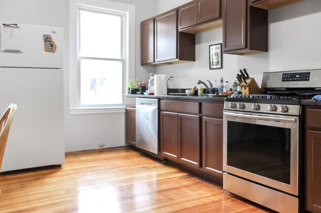 Photo - 35 1/2 Essex Street Unidad 1