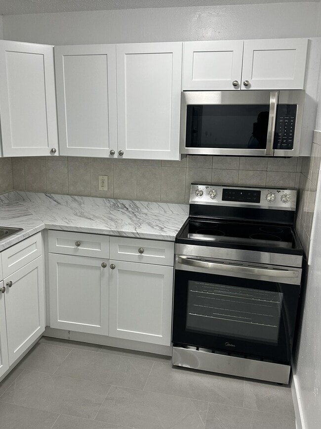 Photo - Avondale Gardens Apartments