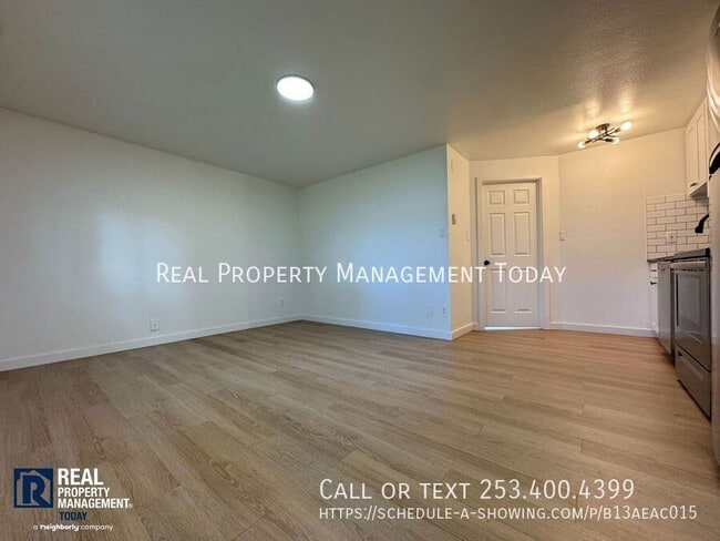 Photo - 7619 Douglas St W Unit 3