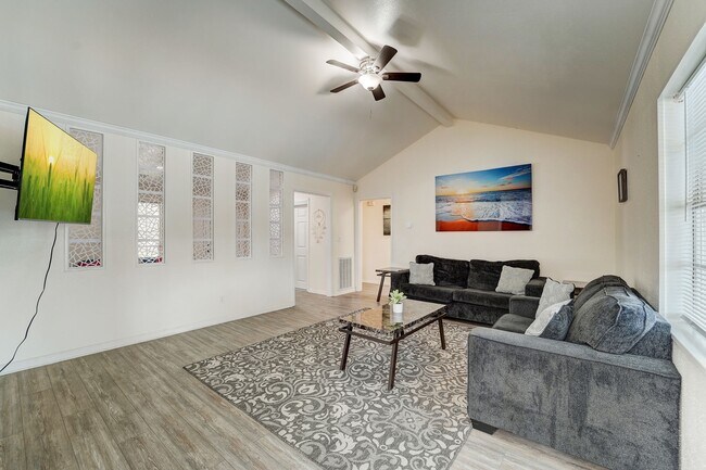 Photo - 8851 Alcott Dr