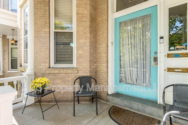 Photo - 1621 W Grace St Condo