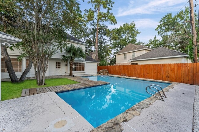 Photo - 15807 Crystal Brook Dr