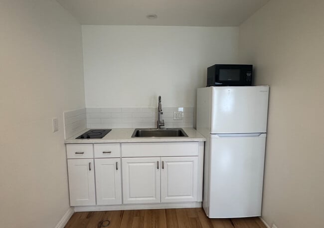 Photo - 914 S Ogden Dr Unit Modern Guesthouse