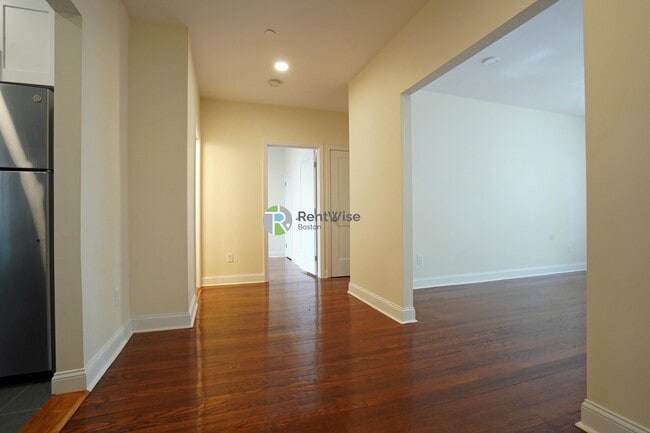 Photo - 123 Sutherland Rd Apartment Unit F
