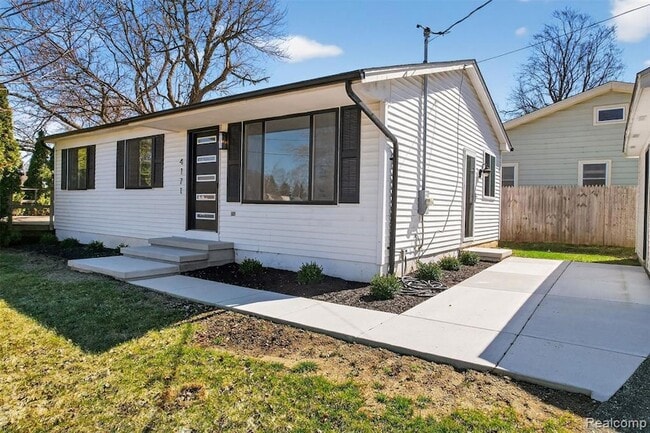 Photo - 4171 Mapleleaf Rd