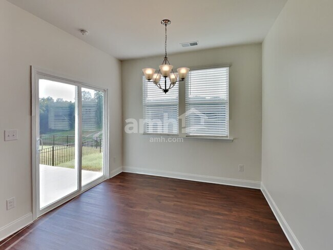 Photo - 152 Hazel Pk Dr