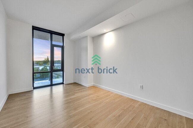 Photo - Downtown Bellevue Luxury 1B1B ($350 one-time credit for move-in upon signing the lease)– Availabl...