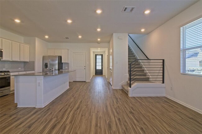 Photo - 834 Affazia Ln