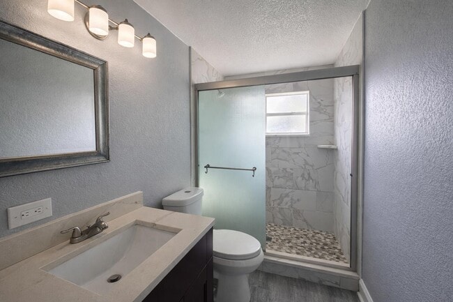 Photo - 120 S Price St