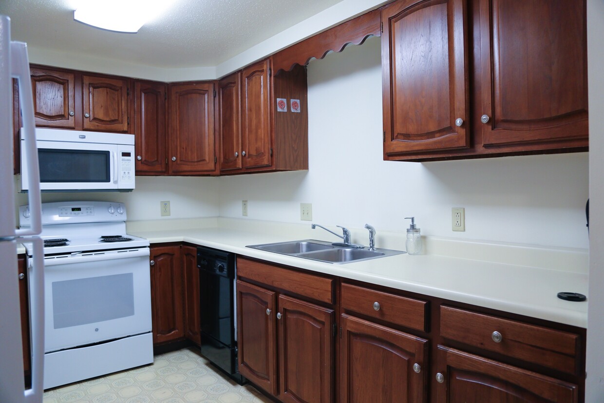 Photo - 647 Bugbee St (Hartford, VT)