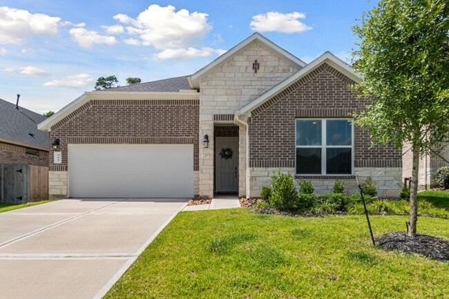 Building Photo - 560 Newcomb Holw Dr