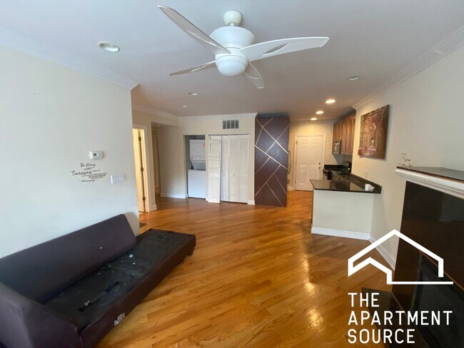 Photo - 2242 W Morse Ave Unit 2