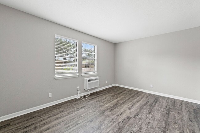 Photo - SANDSTONE APARTMENTS