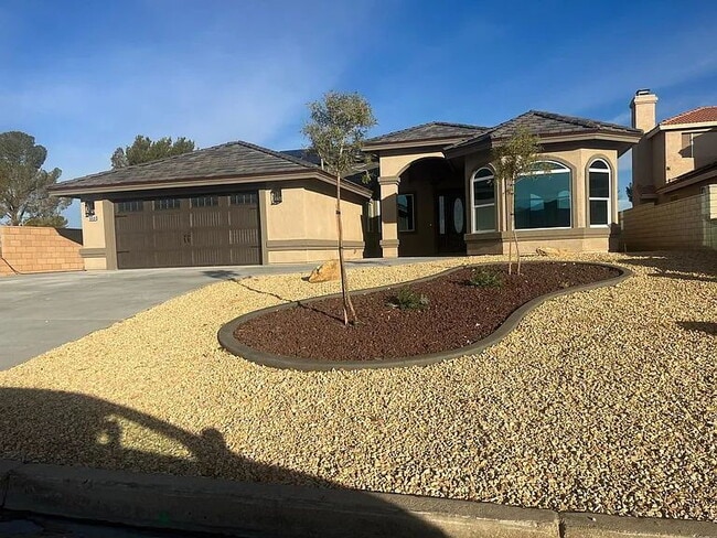 Photo - 3 Bdrm House for rent with Solar. All appliances.