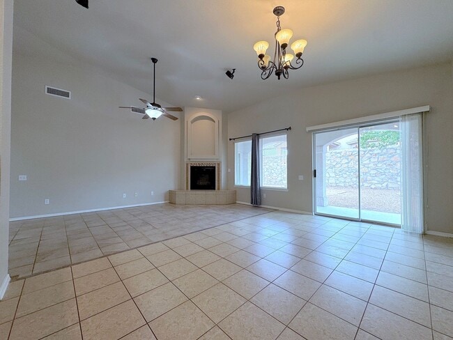 Photo - Northeast El Paso 3 Bed/2 Bath Refrig A/C