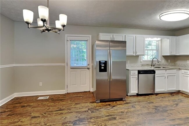 Photo - 604 Dillon Dr