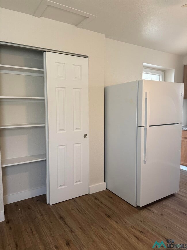 Photo - 207 E Grand Ave