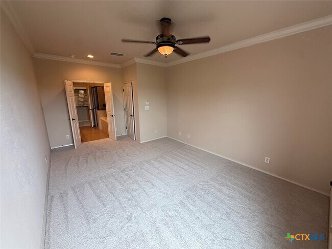 Photo - 976 Parkview Dr