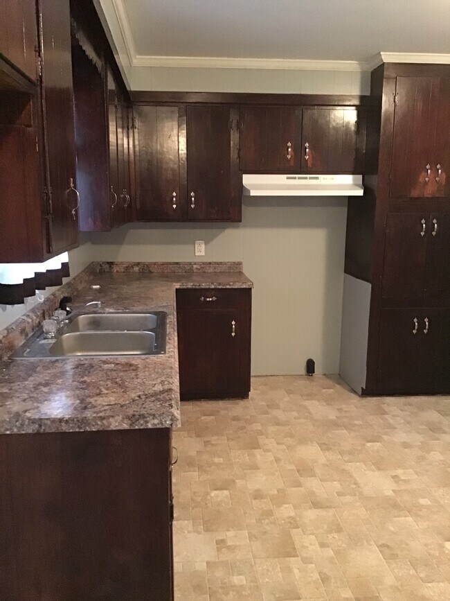 Photo - 1121 Tamm St