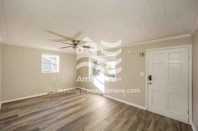 Photo - 206 E Crovat St