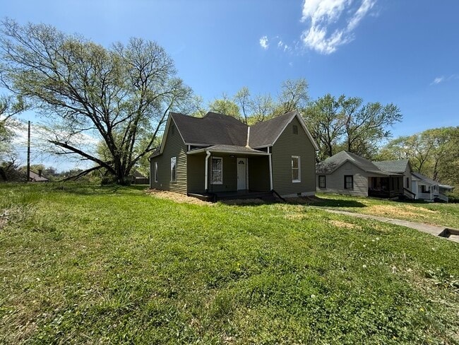 Photo - 1514 Jourolman Ave