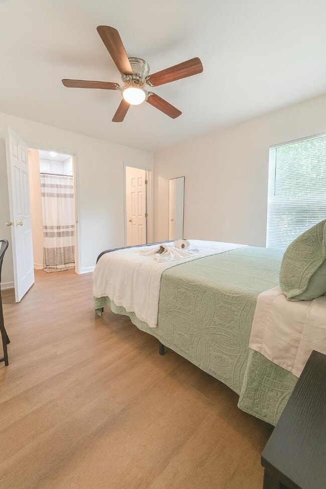 Photo - 1895 Ave H NW