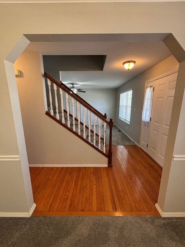 Photo - 423 Larkway Dr