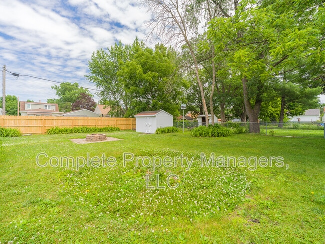 Photo - 1713 1st Ave NE