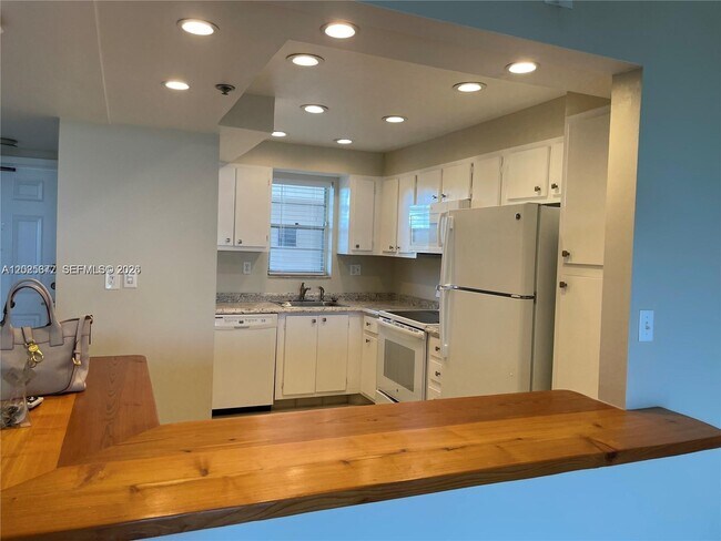 Photo - 3100 W Rolling Hills Cir Unit 502
