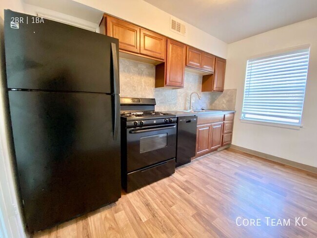 Photo - Spacious 2 Bedroom For Rent Unit 1028-2