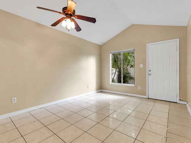 Photo - 10425 Riva Ridge Trail