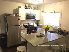 Building Photo - 32 Rawson St