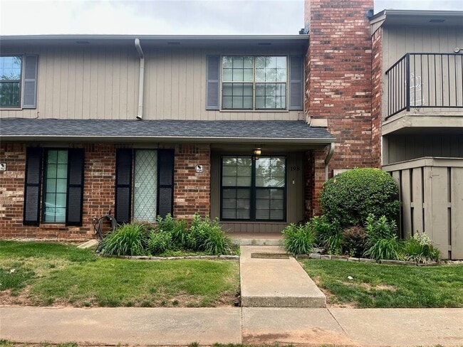 Photo - 6500 N Grand Blvd Unidad 198 Rental