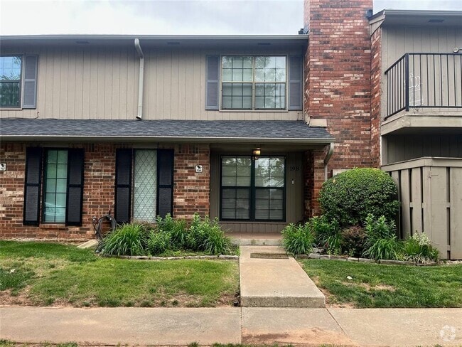 Building Photo - 6500 N Grand Blvd Unit 198 Rental